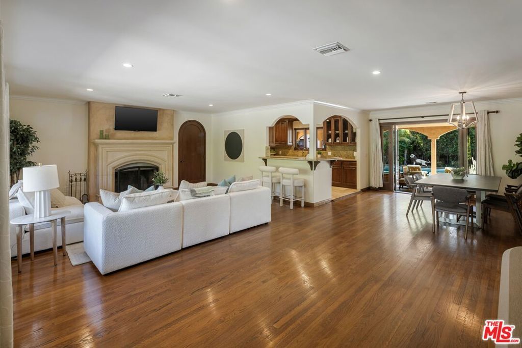13800 Erwin Street, Van Nuys, CA 91401 — photo 4