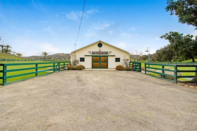 16757 Old Guejito Grade Road, Escondido, CA 92027