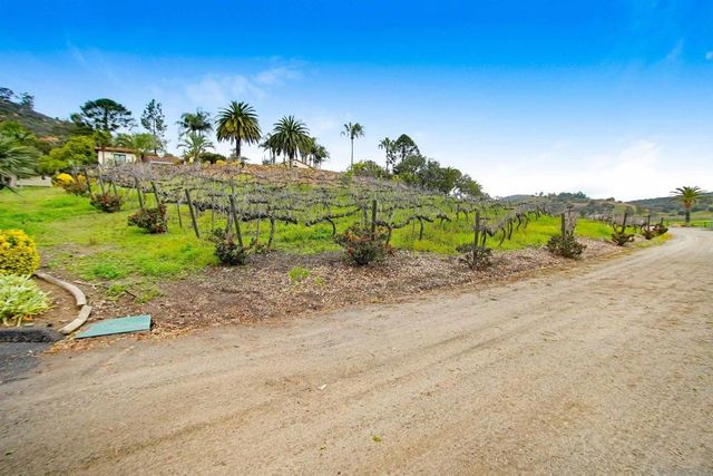 16757 Old Guejito Grade Road, Escondido, CA 92027