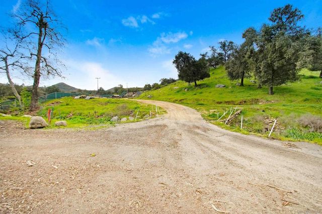16757 Old Guejito Grade Road, Escondido, CA 92027
