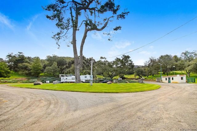 16757 Old Guejito Grade Road, Escondido, CA 92027