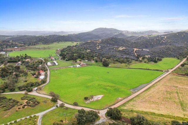 16757 Old Guejito Grade Road, Escondido, CA 92027