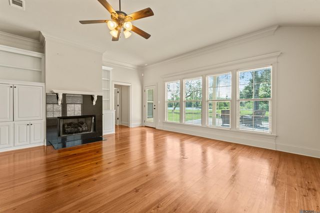 365 S Club Ave, St Gabriel, LA 70776