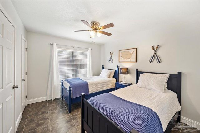 8 Arapaho Dr, Pensacola, FL 32507