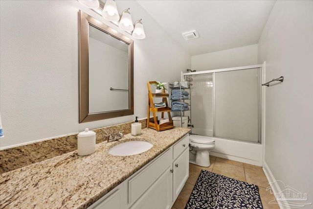 8 Arapaho Dr, Pensacola, FL 32507