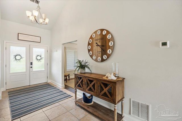 8 Arapaho Dr, Pensacola, FL 32507