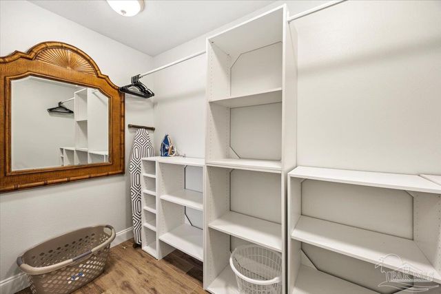 8 Arapaho Dr, Pensacola, FL 32507