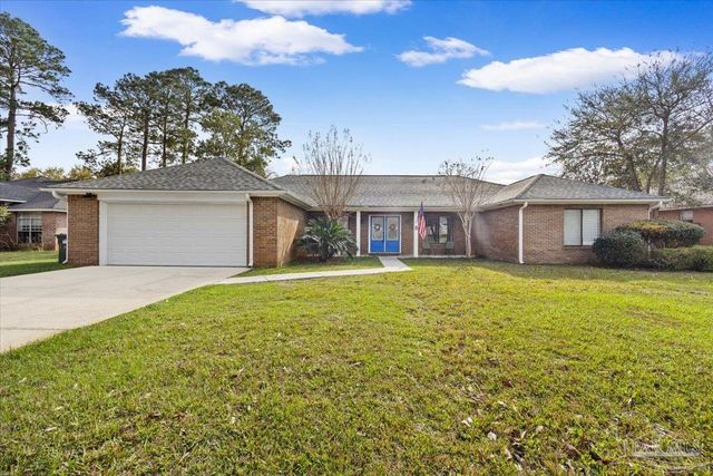 8 Arapaho Dr, Pensacola, FL 32507