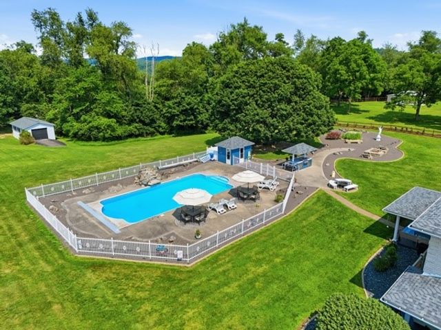 443 Schenley Rd, Gilpin Twp, PA 15656