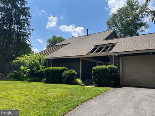 10725 WAYRIDGE DR, Montgomery Village, MD 20886