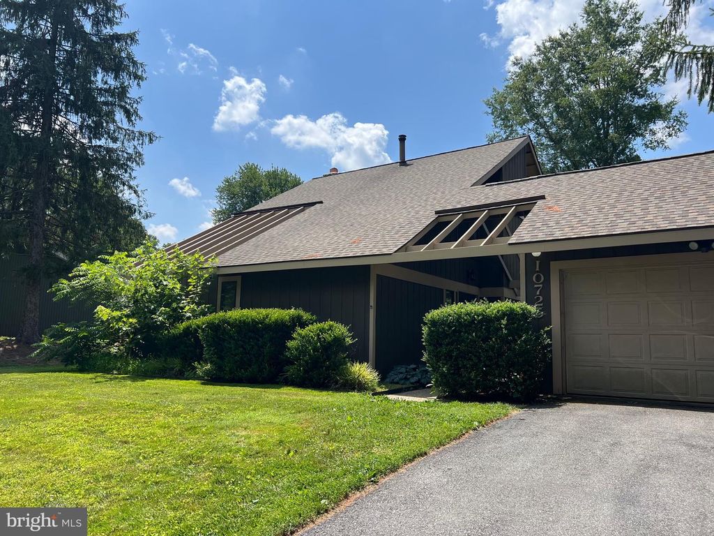 10725 WAYRIDGE DR, Montgomery Village, MD 20886