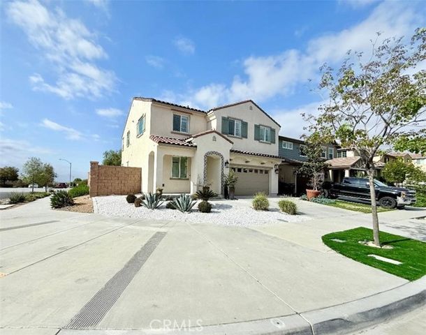 16977 Red Tail, Fontana, CA 92336