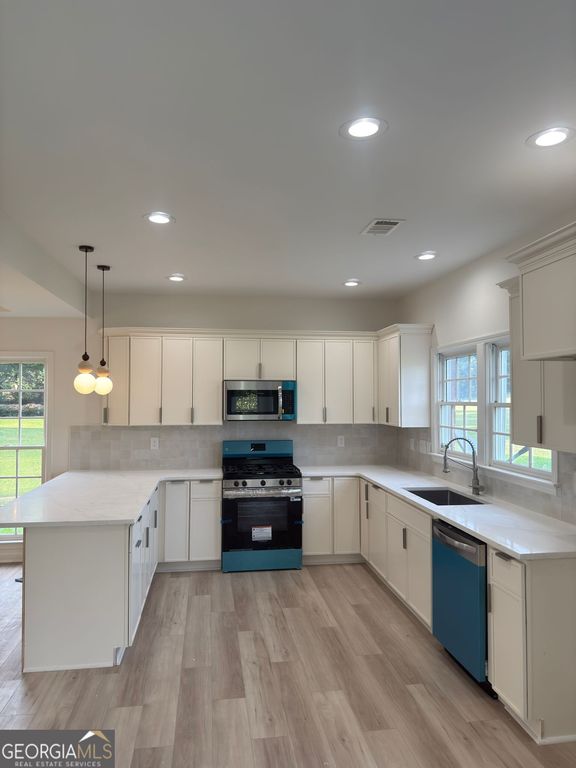 690 Gateway Court, Stone Mountain, GA 30087