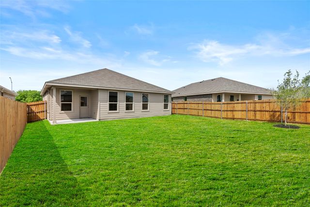 9729 Mcclane Farm Drive, Fort Worth, TX 76036