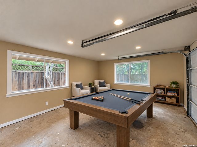 202 Donella Dr, San Antonio, TX 78232