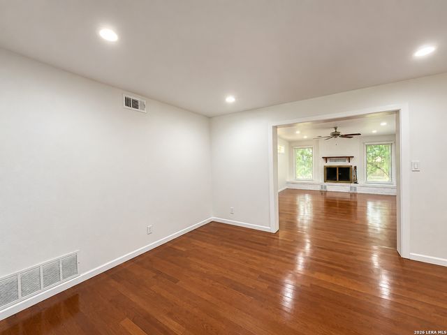 202 Donella Dr, San Antonio, TX 78232