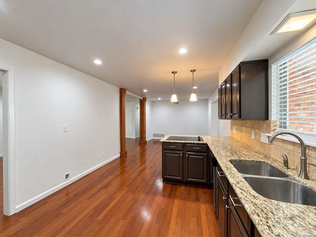 202 Donella Dr, San Antonio, TX 78232
