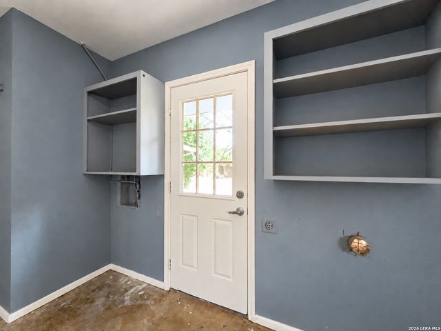 202 Donella Dr, San Antonio, TX 78232