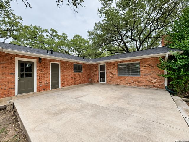 202 Donella Dr, San Antonio, TX 78232