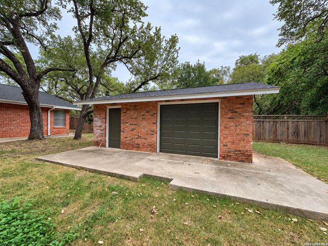 202 Donella Dr, San Antonio, TX 78232