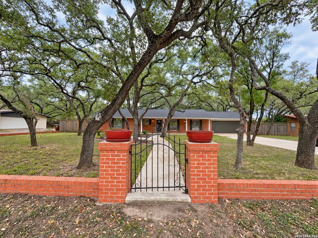 202 Donella Dr, San Antonio, TX 78232