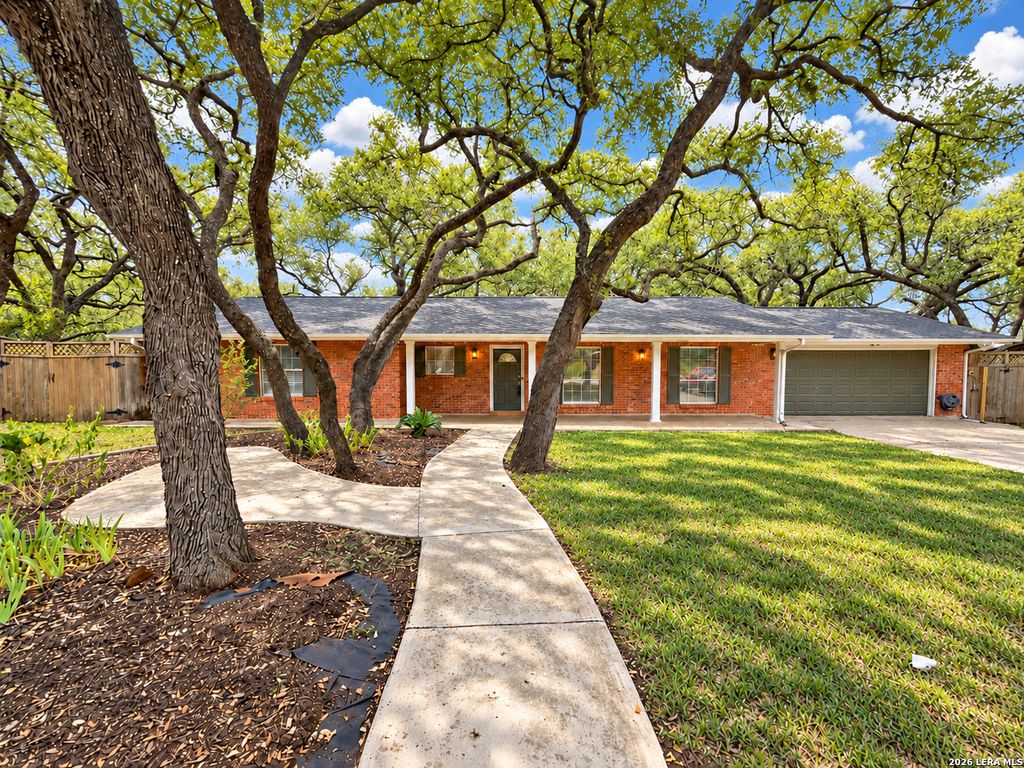 202 Donella Dr, San Antonio, TX 78232