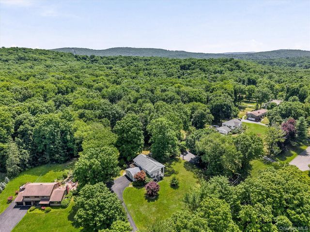 19 Lincoln Road, Putnam Valley, NY 10579