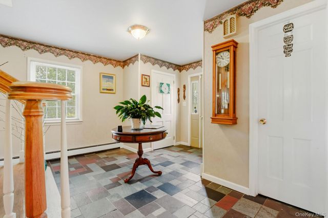 19 Lincoln Road, Putnam Valley, NY 10579