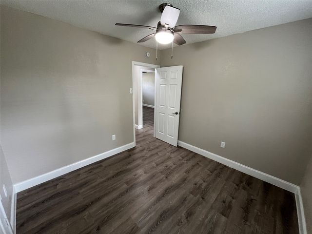 504 Seaside Drive, Dallas, TX 75232