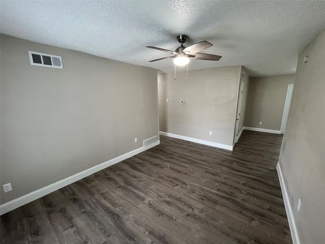 504 Seaside Drive, Dallas, TX 75232
