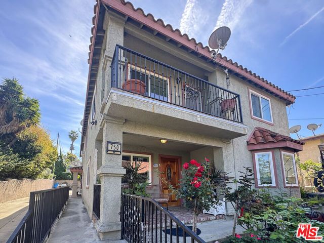 750 Hyperion Avenue 2, Los Angeles, CA 90029