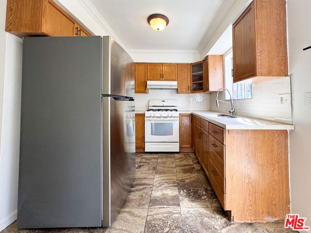 750 Hyperion Avenue 2, Los Angeles, CA 90029