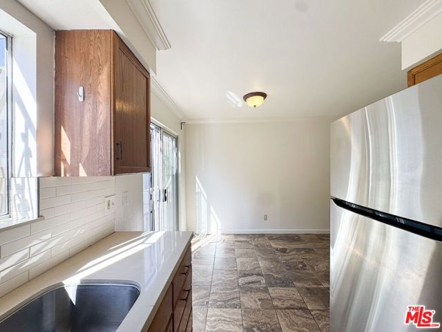 750 Hyperion Avenue 2, Los Angeles, CA 90029