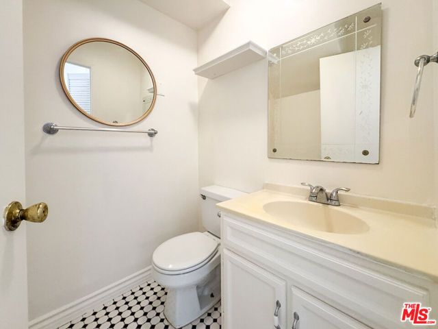 750 Hyperion Avenue 2, Los Angeles, CA 90029