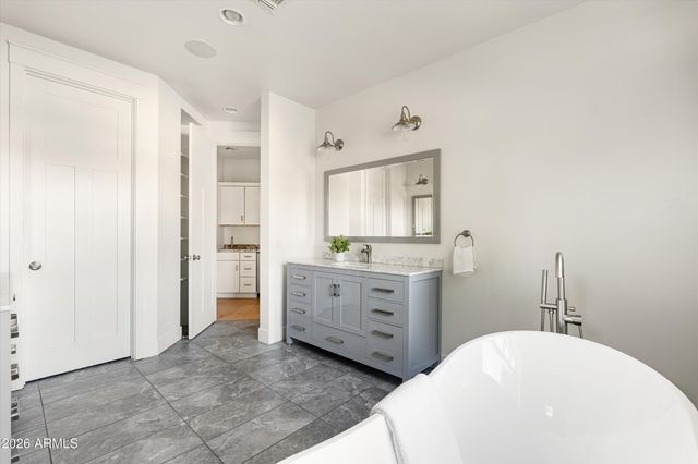3307 E SELLS Drive, Phoenix, AZ 85018