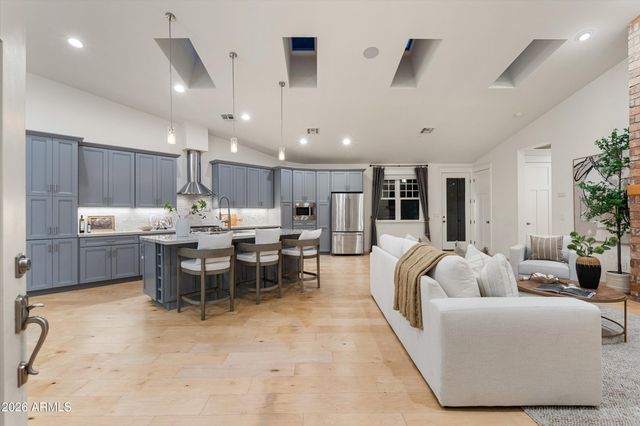 3307 E SELLS Drive, Phoenix, AZ 85018