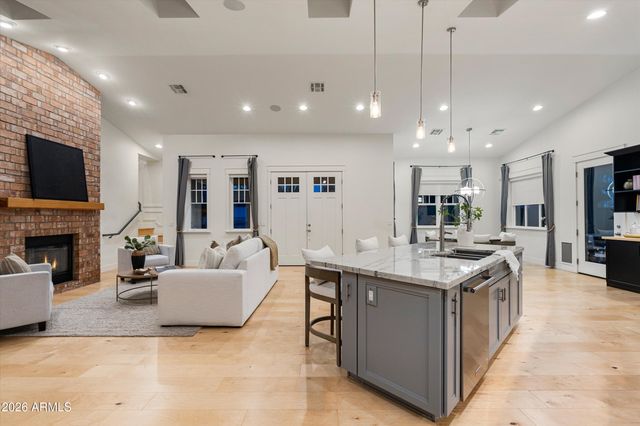 3307 E SELLS Drive, Phoenix, AZ 85018