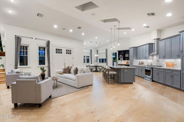 3307 E SELLS Drive, Phoenix, AZ 85018