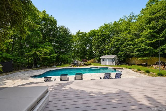 11 Country Hollow, Highland Mills, NY 10930