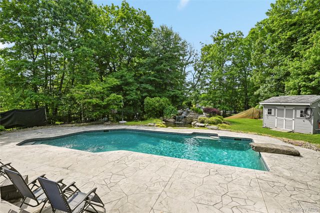 11 Country Hollow, Highland Mills, NY 10930