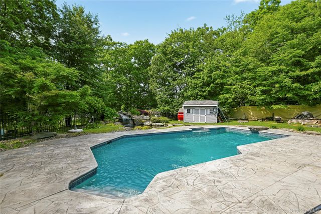 11 Country Hollow, Highland Mills, NY 10930