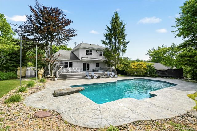 11 Country Hollow, Highland Mills, NY 10930