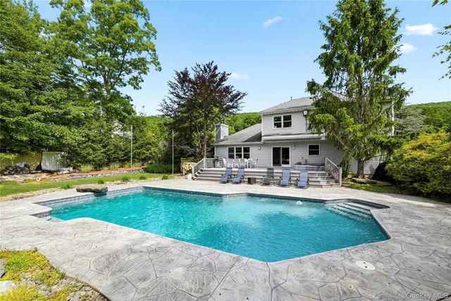 11 Country Hollow, Highland Mills, NY 10930