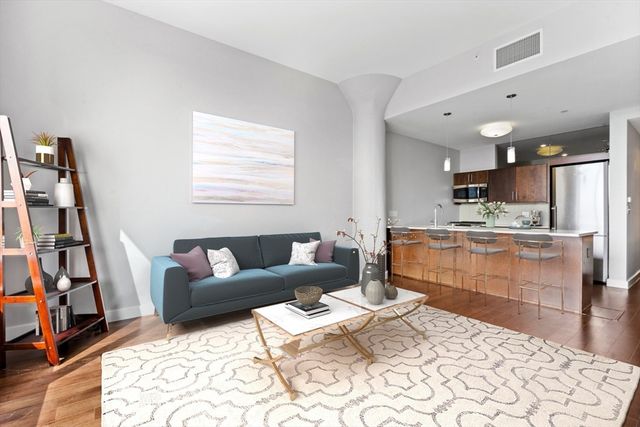 43 Westland Avenue U602, Boston, MA 02115