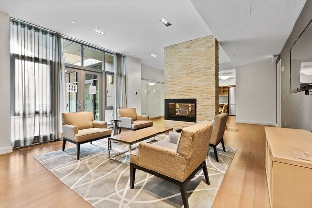 43 Westland Avenue U602, Boston, MA 02115