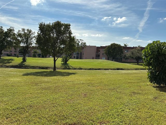 9481 Sunrise Lakes Boulevard 102, Sunrise, FL 33322