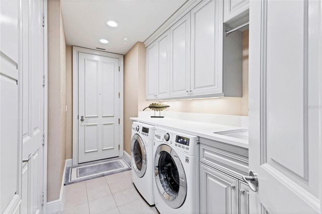 35 WATERGATE DRIVE 1203, Sarasota, FL 34236