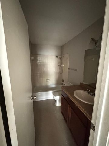 8787 Brae Acres Road 103, Houston, TX 77074