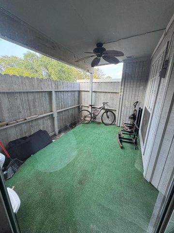 8787 Brae Acres Road 103, Houston, TX 77074