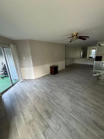 8787 Brae Acres Road 103, Houston, TX 77074
